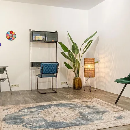 בית נופש In With Kitchen *